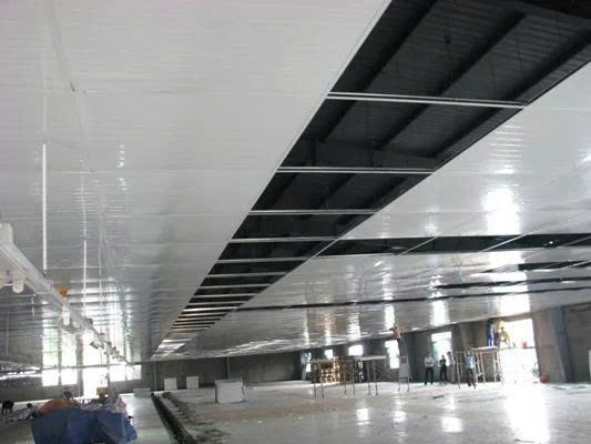 trần panel tôn xốp cách nhiệt