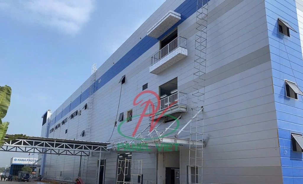Thi công vách panel nhà xưởng chuẩn xác