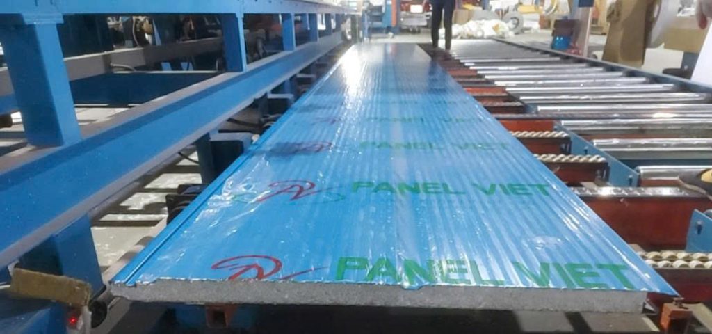 thi công vách ngoài panel EPS xanh dương